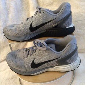 Nike Light Gray Athletic Sneakers